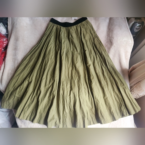 Zara Outfit Set Wrinkled Cropped Jacket + Full Skirt Zara Collection Green BNWT - Picture 6 of 13